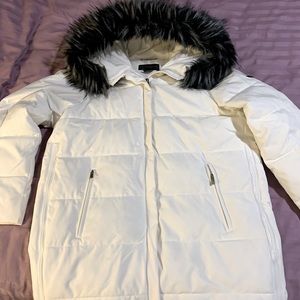 Donna Karen New York  Faux-Fur-Trim Hooded Puffer Coat, white color, M size.